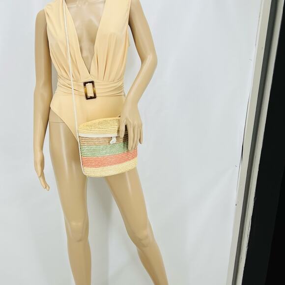 Straw Bucket Crossbody Bag - Picture 8 of 9